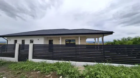 Vindem Casa plan parter cu 3 cam D Vorovesti