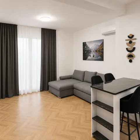 Apartament 2 camere, bloc nou, prima închiriere, 2 locuri de parcare