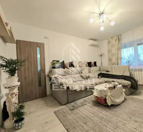 Apartament cu 3 camere, centrala proprie, Sag