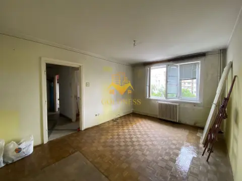Apartament 2 camere decomandate orientat Sud, et 3/4, P-ta M. Viteazu!