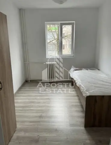 Apartament cu 3 camere de vanzare , etaj intermediar , Zona Dacia