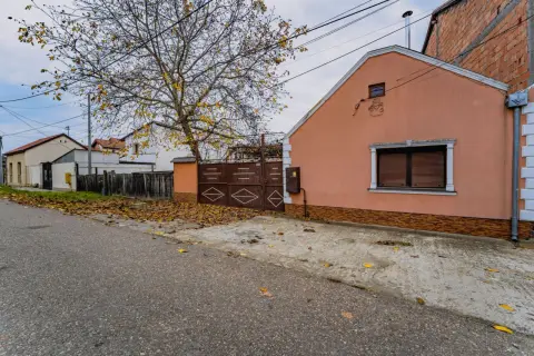 Casă cu teren generos de 1655 mp pe Gheorghe Doja