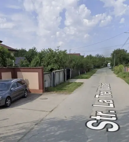 Teren se vanzare Gulia , locatie deosebita, intre case !