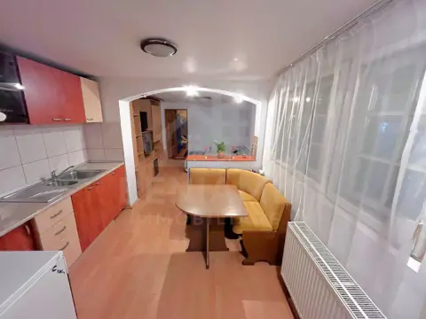 Casa de inchiriat Raului intersectie Campia Islaz -loc de parcare