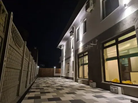 Vila P+1E, 7 camere, curte amenajata - zona Mall, George Cosbuc, 2750 E