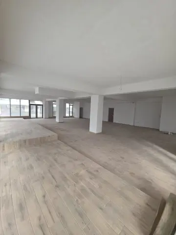 Spațiu comercial de închiriat 171MP UTIL-1000EURO- FINISAT – Str. DNA STANCA- Vad commercial