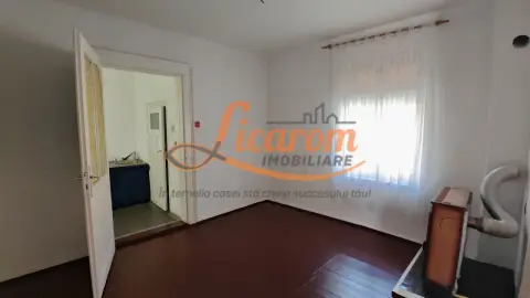 Blumana Proprietate singur in curte,2 corpuri de casa, fara amenajari