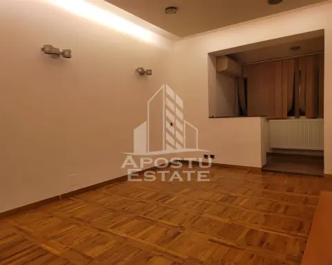 Apartament decomandat cu 3 camere, centrala proprie, parter, Lipovei