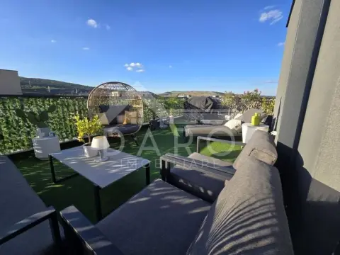 Penthouse 120 mp cu terase generoase