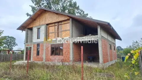 Casă Suseni-Cersani construcție solidă, teren 578 mp, zona superba