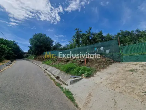 Teren intravilan 1400 mp - Albota !