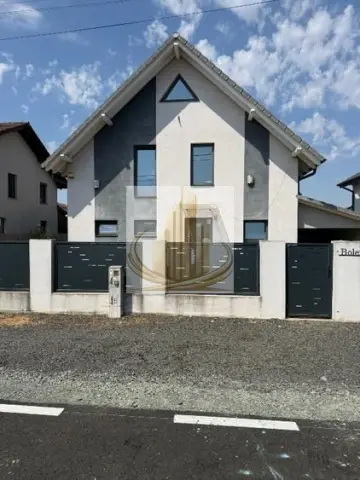 Casă individuală cu teren de 700 mp – Moșnița Veche, toate utilitatile