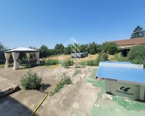 Casa individuala la intrare in Sag, teren de 1.800 mp, comision 0