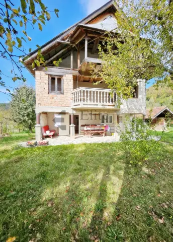 Casă de vacanță cu potențial– Muncel, jud Alba la o ora de Cluj-Napoca