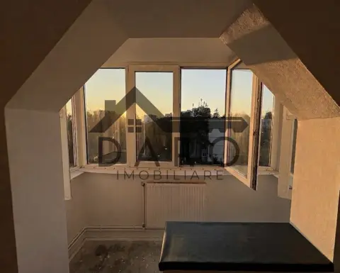 - Apartament 3 Camere - Cartier Dâmbu Pietros - pret negociabil