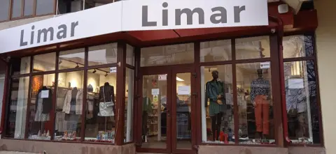 Spațiu comercial 200 mp ultracentral singurul vad pietonal 100% Roman