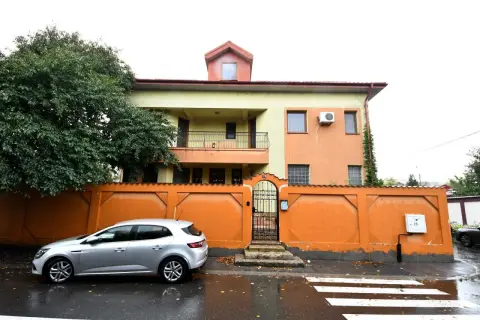 Vila spatioasa, pretabil pentru locuit/clinica, zona Micro 17 – Galati