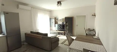 Apartament cu 2 camere de vanzare. complet mobilat, Giroc, Timis