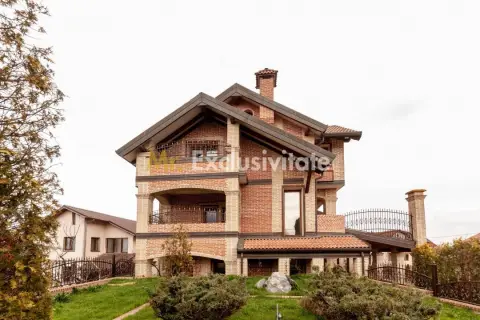 Casa in stil italian - Ștefănești, Argeș-REZIDENTIAL sau AFACEREA DUMNEAVOASTRA
