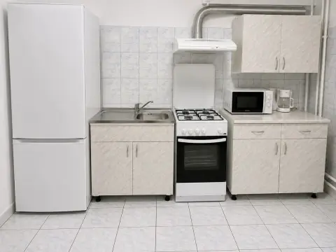 Apartament spațios cu 3 camere, 75 mp, decomandat, 2 băi, 2 balcoane –