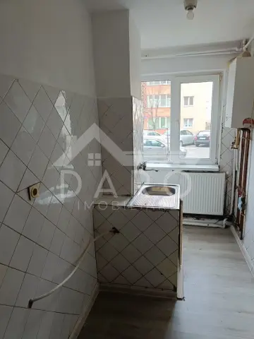 🏡 Apartament de vânzare – 2 camere | Parter | Strada Petru Dobra