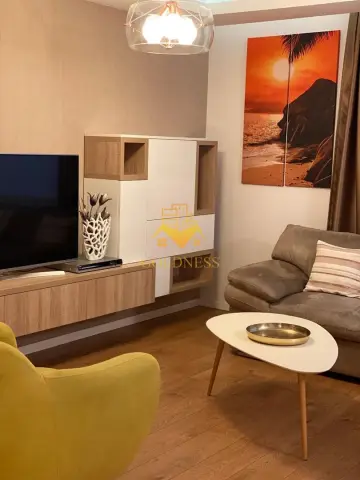 5 camere,modern,garaj, bloc nou zona Centrala, Platinia, Usamv,Motilor