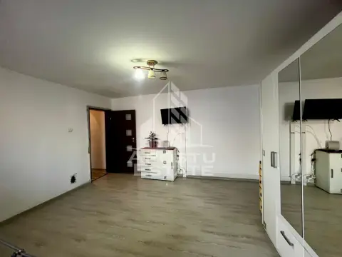 Apartament 3 camere,etaj 3,zona UMT