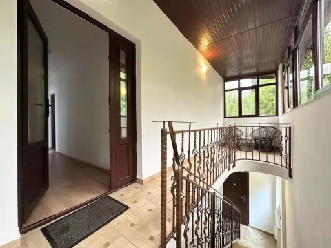 Inchiriere casă complet renovată cu 4 camere Băneasa, Sector 1
