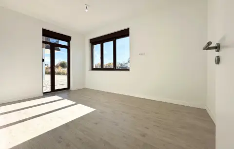 Apartament 2 camere 60 mp cu geam la baie lângă Paradisul Acvatic