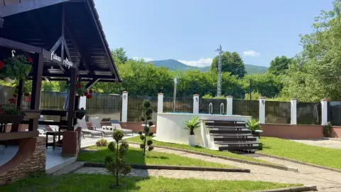 Casă de vânzare cu piscîna n Tocile – Sadu | Zonă superbă