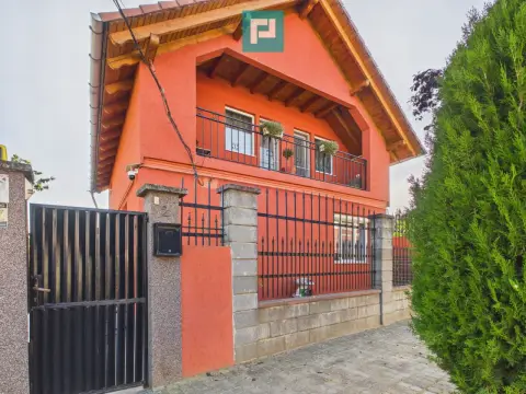 Casă cu 4 camere ultracentral în Vladimirescu