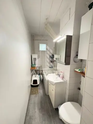 Apartament cu 3 camere de vânzare , etaj intermediar,Circumvalațiunii