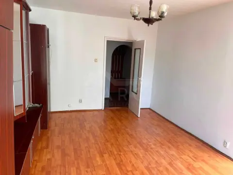 De închiriat: Apartament 3 camere in Cristesti