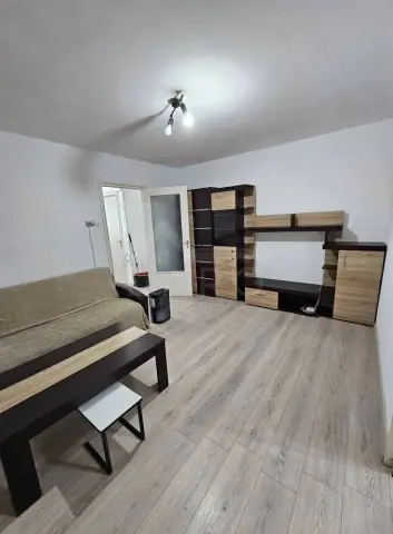 Apartament cu 2 camere Aleea Săvinești--central renovat