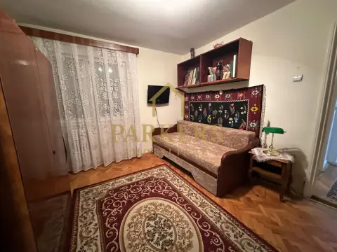 Apartament decomandat 3 camere etaj intermediar zona Manastur Cluj