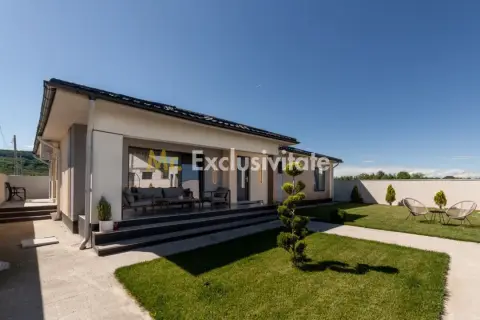 Casă de vânzare exclusivistă în Titesti, Arges