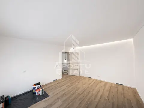 Apartament 3 camere de vanzare,decomandat,et.1Dambovita Nora,Timisoara