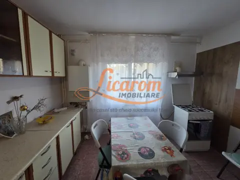 Apartament 3 camere decomandat, Carpatilor zona Spitalul Judetean,
