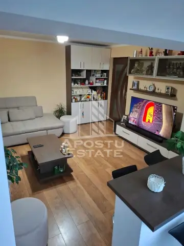 Apartament 4 camere, zona Confectii