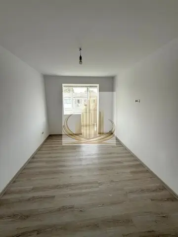 Apartament modern 3 camere, 2 băi, balcon și boxă – Zona Șagului