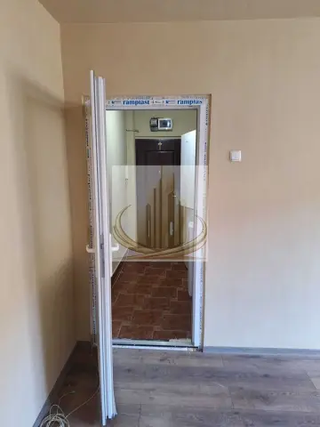 Apartament 2 camere recent renovat – Zona Calea Șagului