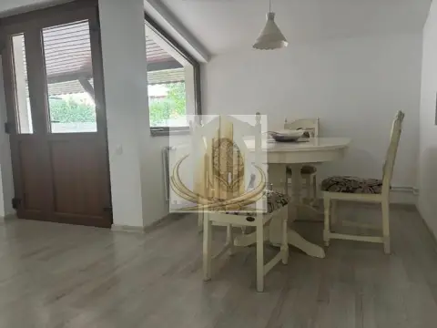 Casă de închiriat cu 4 camere – ideală pentru birouri, cabinete,sediu
