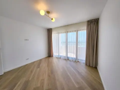 De vanzare apart. 3 camere Faleza , vedere Dunare, 78 mp, renovat premium