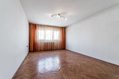 REDUS Apartament spatios cu 2 camere decomandat la etajul 3 Comision 0