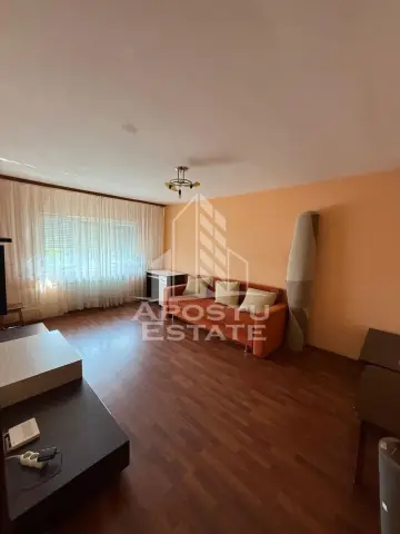 Apartament 3 camere,centrală proprie în zona Soarelui.