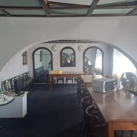 BRASADAS vinde prin REPREZENTARE EXCLUSIVA casa 8 cam 450mp.