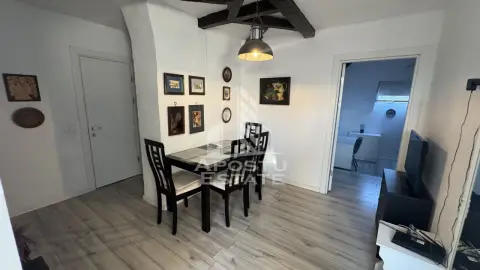 Apartament cu 3 camere la mansarda, de inchiriat, zona Balcescu