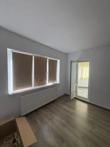 De inchiriat apartament cu 2 camere nemobilat, I. C. Frimu, etaj 3, 300 Eur