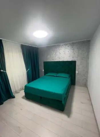 De închiriat apartament cu 2 camere în Micro 17, etaj 2, 450 euro