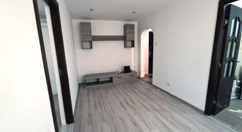Apartament cu 2 camere, complet renovat, în zonă centrală din Tecuci